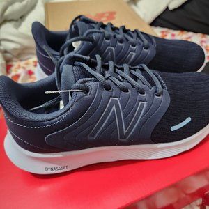 New balance size 8 NWT